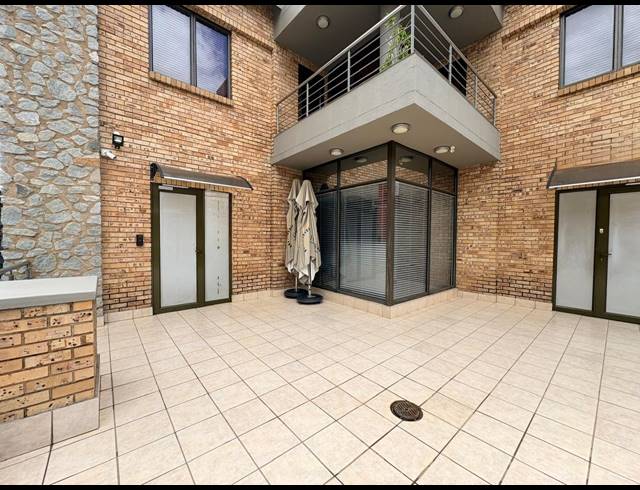 590M² OFFICE FOR SALE IN MIDRIDGE PARK